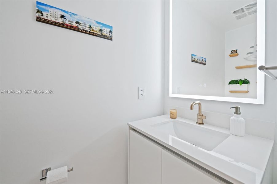 Image 40 of a home in .