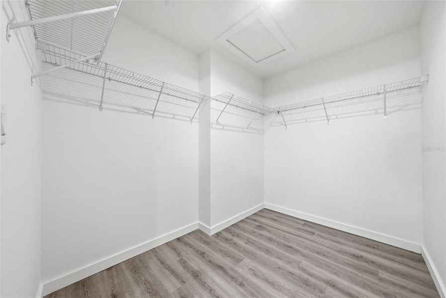 Spacious, unfurnished interior of a new home in , Dunnellon (Image 24).