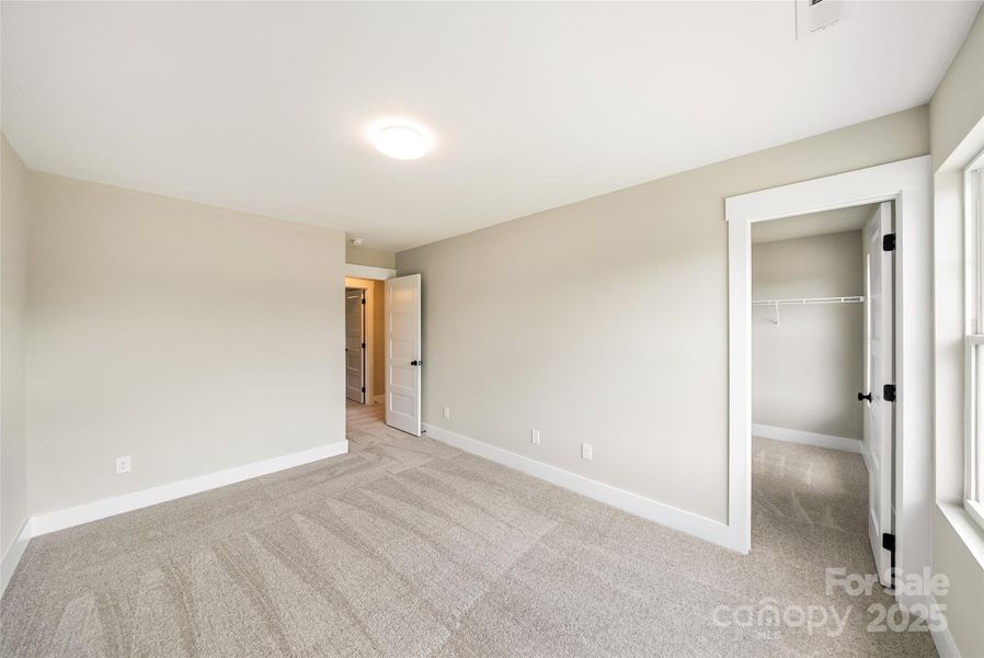 Spacious, unfurnished interior of a new home in , Monroe (Image 9).