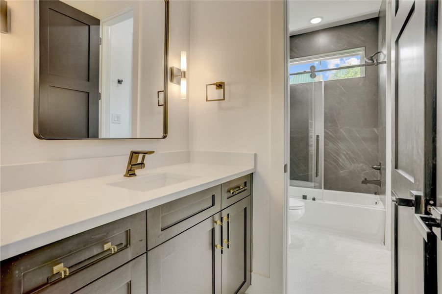The Hollywood ensuite bathroom sits between the first-floor guest suite and study/bedroom 4. The Hollywood ensuite bathroom sits between the first-floor guest suite and study/bedroom 4.