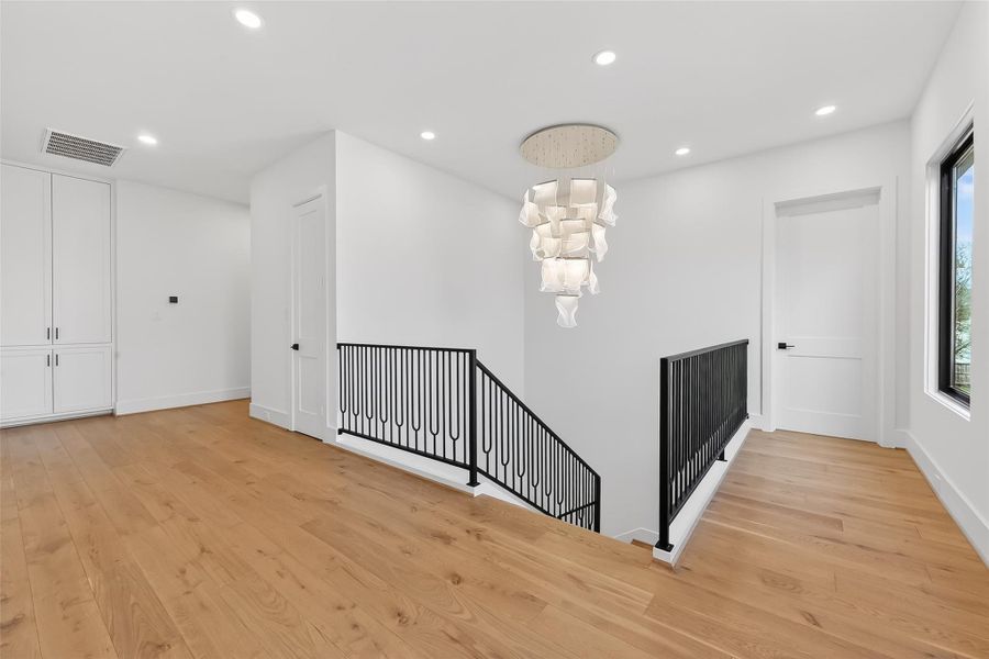 Spacious, unfurnished interior of a new home in , Houston (Image 39).