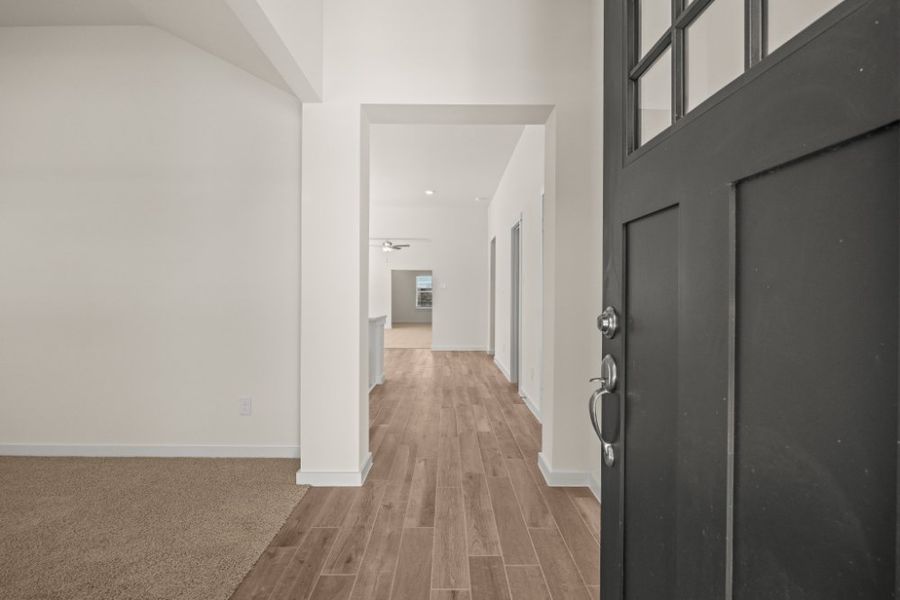 Spacious, unfurnished interior of a new home in Ashland, Houston (Image 11).