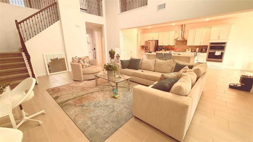 Furnished interior view inside a new home in , Kissimmee (Image 7).