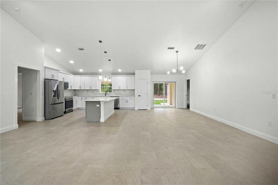 Spacious, unfurnished interior of a new home in , Dunnellon (Image 34).