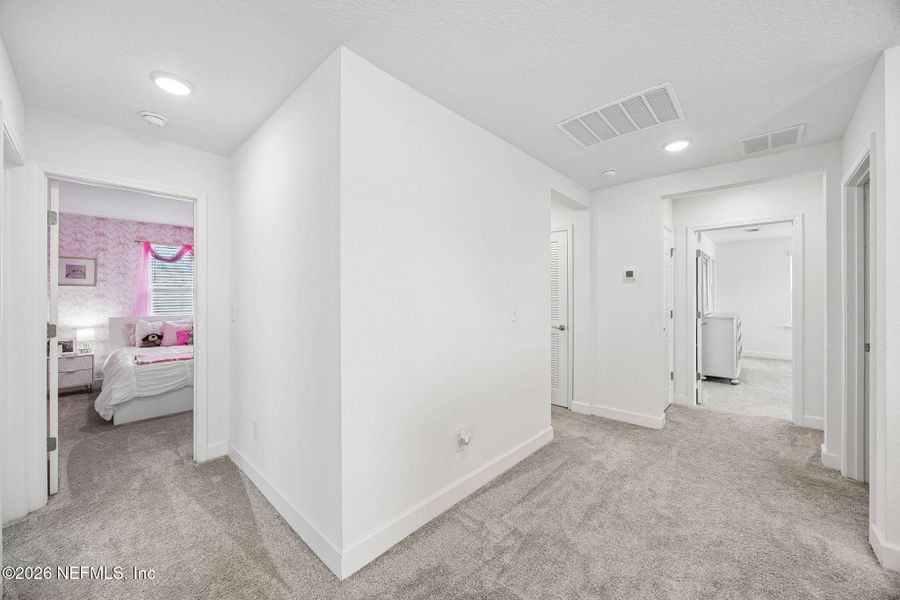 Spacious, unfurnished interior of a new home in Tributary, Yulee (Image 20).