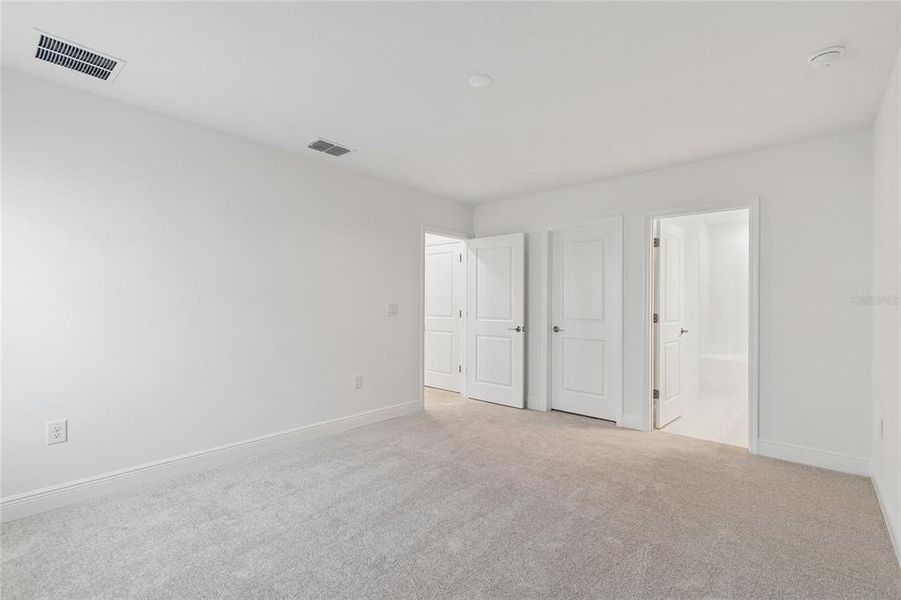Spacious, unfurnished interior of a new home in SeaFlower, Bradenton (Image 22).