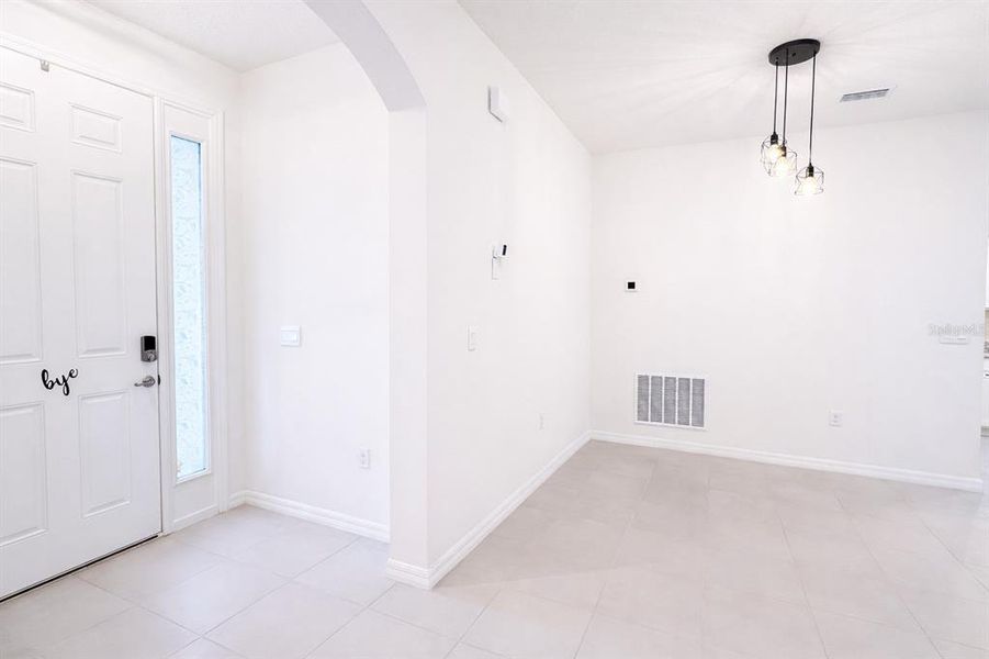 Spacious, unfurnished interior of a new home in Ocala Preserve, Ocala (Image 19).