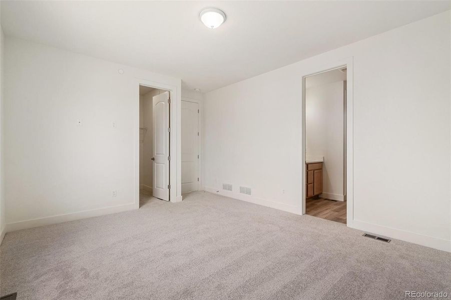 Spacious, unfurnished interior of a new home in Legato, Commerce City (Image 27).