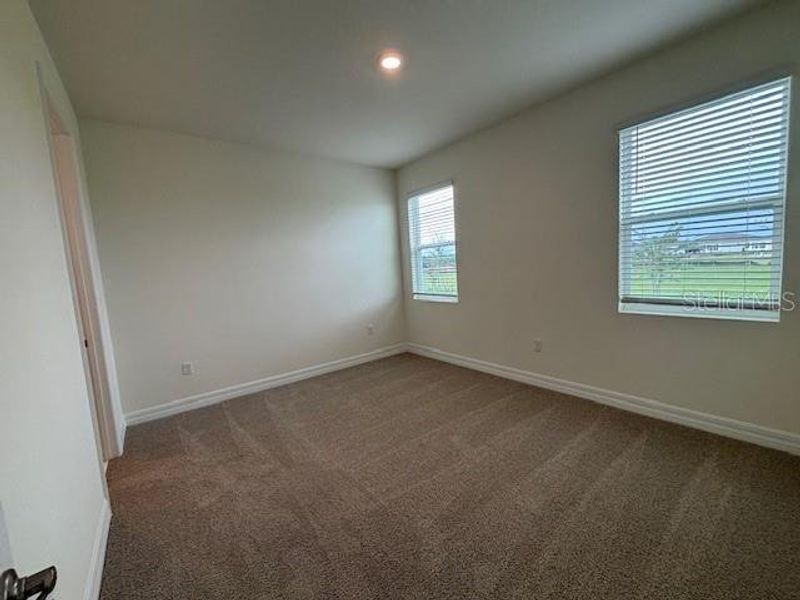 Spacious, unfurnished interior of a new home in Lakes of Mount Dora, Mount Dora (Image 5).