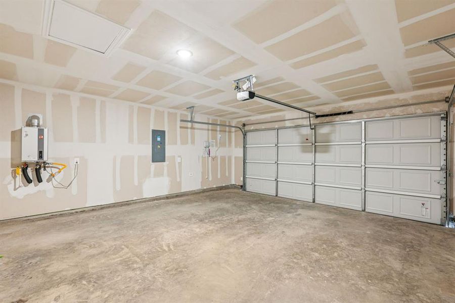 Spacious, unfurnished interior of a new home in Trails of Lavon - Signature Series, Lavon (Image 34).