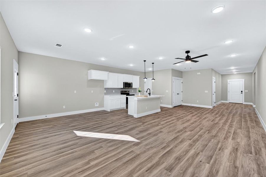 Spacious, unfurnished interior of a new home in , Whitesboro (Image 24).