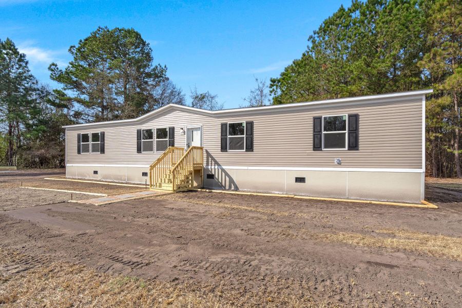 Exterior details and patio area of a home in , St. George (Image 22).