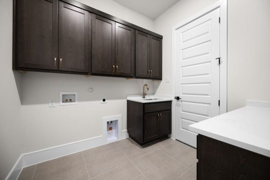 Furnished interior view inside a new home in Heath Golf and Yacht Club, Heath (Image 42).