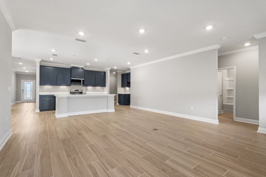 Spacious, unfurnished interior of a new home in Lake Merial, Panama City (Image 19). Spacious, unfurnished interior of a new home in Lake Merial, Panama City (Image 19).