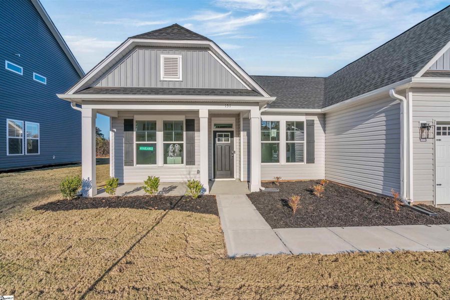 Exterior details and patio area of a home in Lynbrook, Boiling Springs (Image 3).