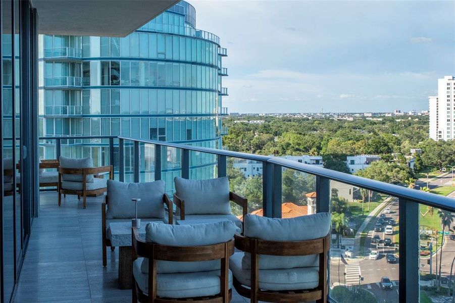 Condo located in Tampa, FL showcasing its design and architecture (Image 27). Condo located in Tampa, FL showcasing its design and architecture (Image 27).