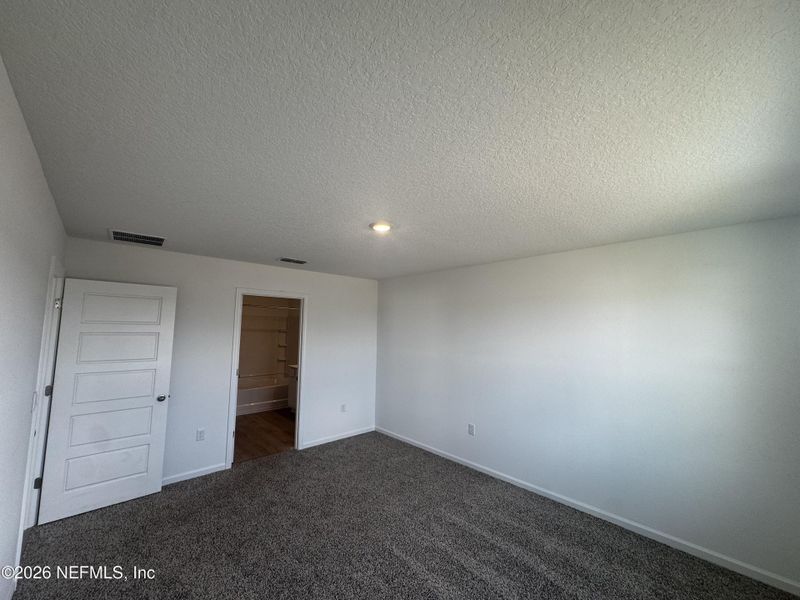 Spacious, unfurnished interior of a new home in The Arbors, Jacksonville (Image 24).