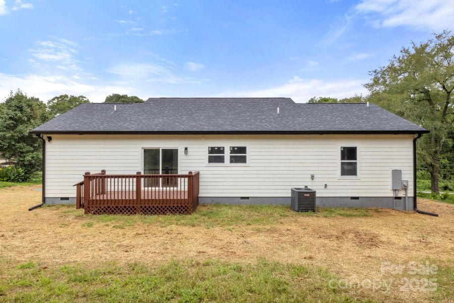 Front exterior of a new home in , Dallas, NC, highlighting curb appeal (Image 24). Front exterior of a new home in , Dallas, NC, highlighting curb appeal (Image 24).