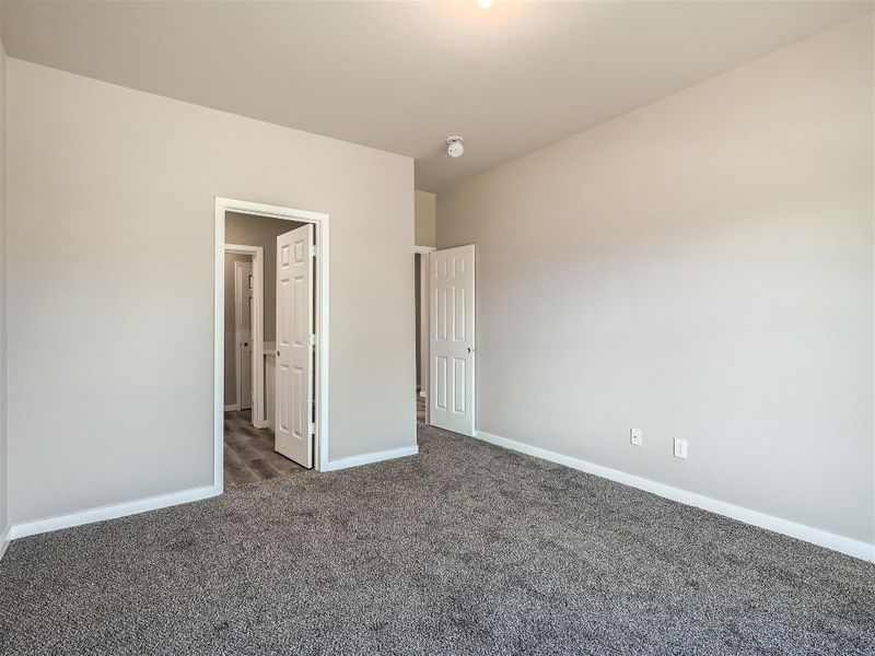 Spacious, unfurnished interior of a new home in , Montgomery (Image 12).
