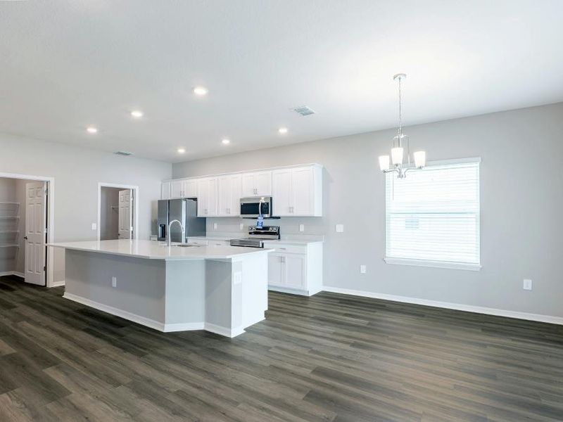 Move-in ready 4-bedroom home for sale in Auburndale, Florida!