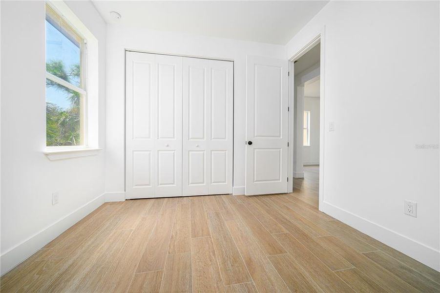 Spacious, unfurnished interior of a new home in , Port Charlotte (Image 8).