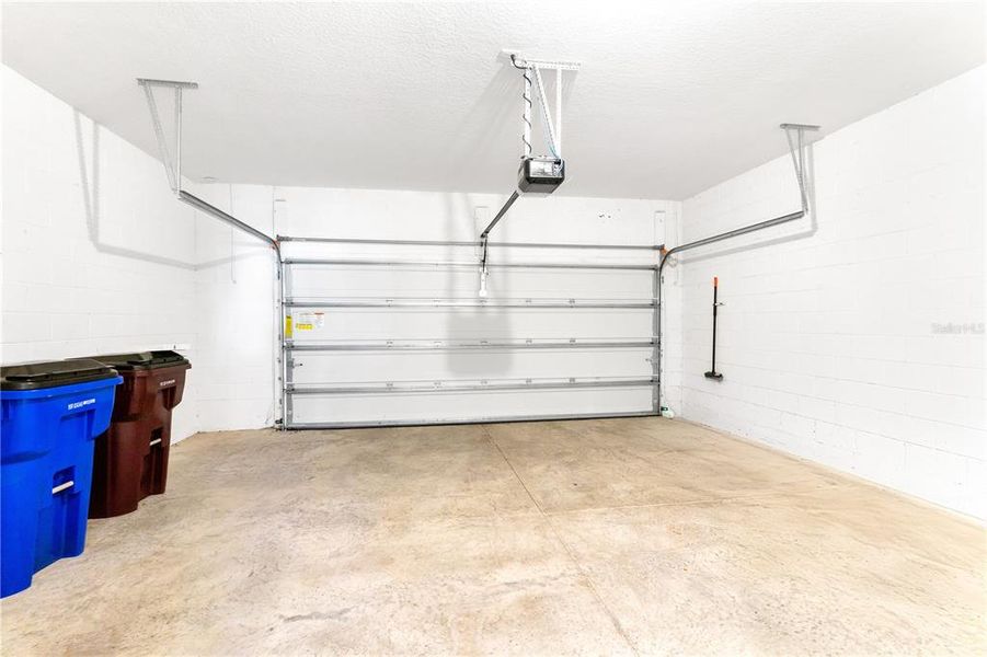 Spacious, unfurnished interior of a new home in The Meadow at Crossprairie Bungalows, St. Cloud (Image 11).