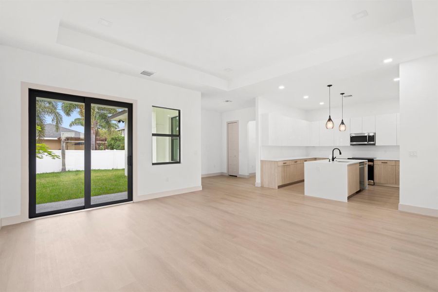 Spacious, unfurnished interior of a new home in , Port St. Lucie (Image 20).