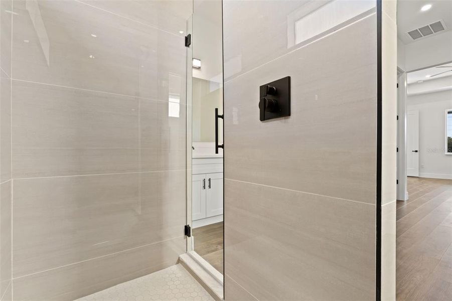 Image 22 of a home in .