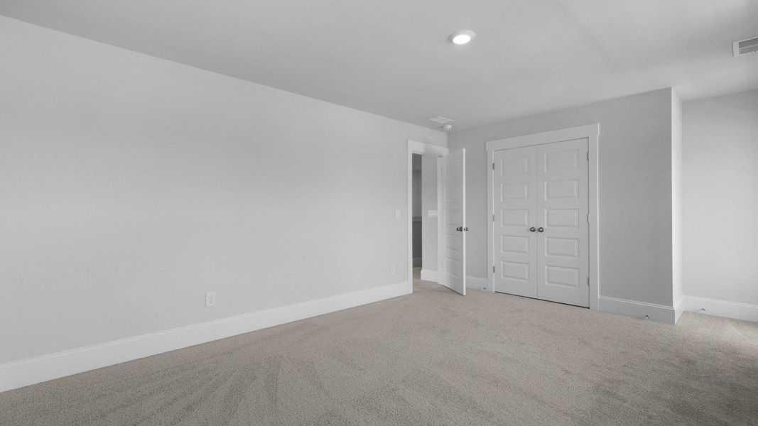 Spacious, unfurnished interior of a new home in Sheep Island, Summerville (Image 20). Spacious, unfurnished interior of a new home in Sheep Island, Summerville (Image 20).