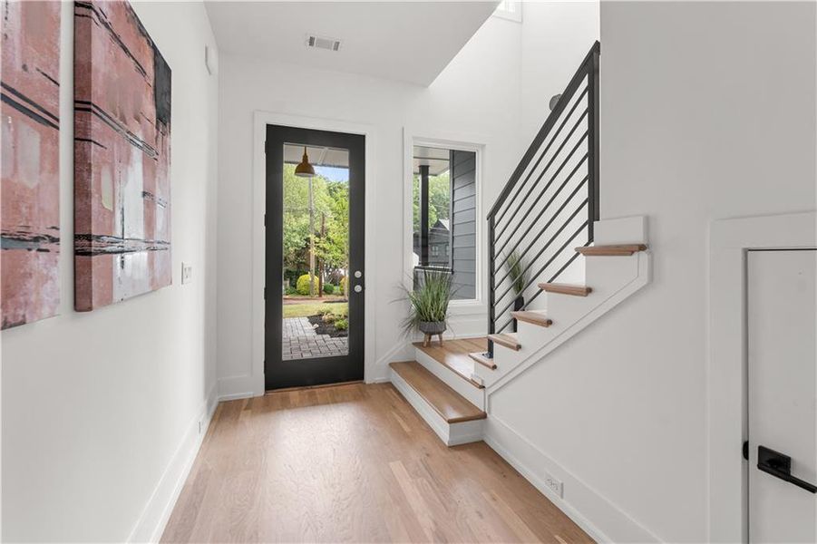 Spacious, unfurnished interior of a new home in , Atlanta (Image 22).