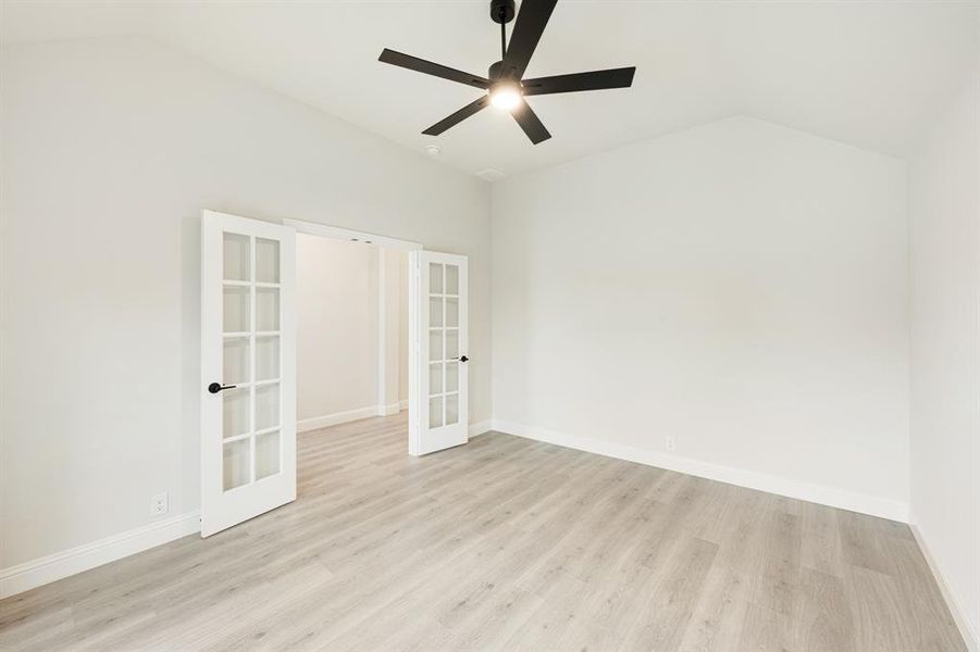 Spacious, unfurnished interior of a new home in Star Ranch, Godley (Image 23).