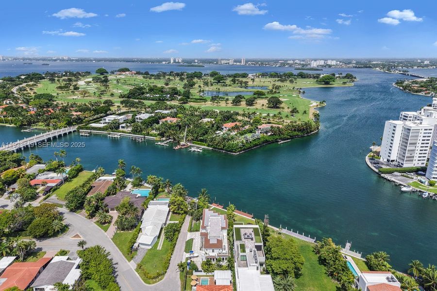 Image 33 of a home in . Image 33 of a home in .