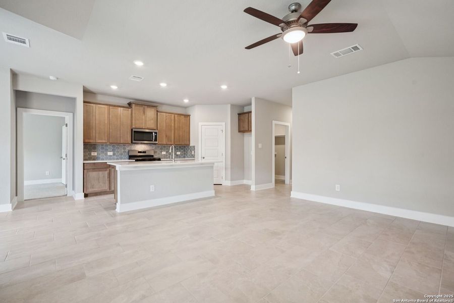 Image 45 of a home in Comanche Ridge.