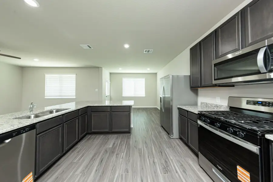 Furnished interior view inside a new home in Mackenzie Creek, Conroe (Image 5). Furnished interior view inside a new home in Mackenzie Creek, Conroe (Image 5).