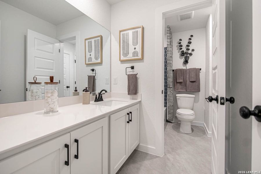 Furnished interior view inside a new home in Meyer Ranch, New Braunfels (Image 10).