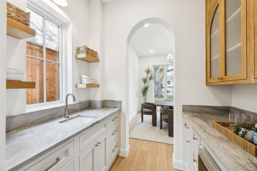 Furnished interior view inside a new home in , Dallas (Image 10).