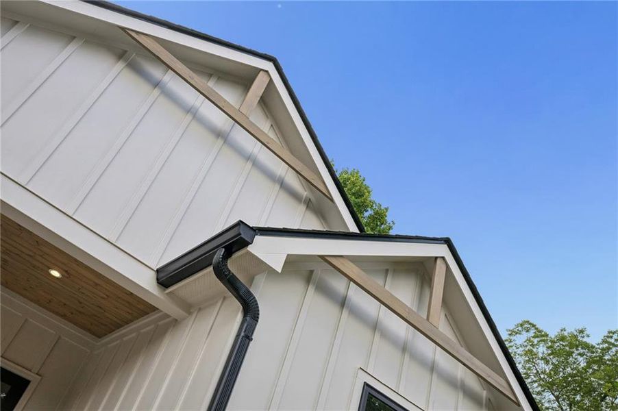 Exterior details and patio area of a home in , Atlanta (Image 4).