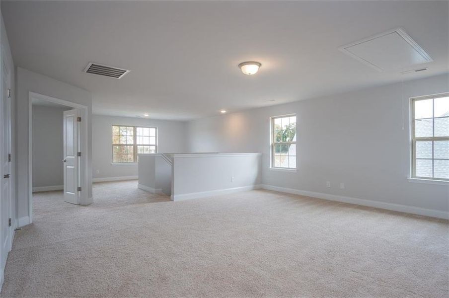 Spacious, unfurnished interior of a new home in Mirror Lake at South Harbour, Villa Rica (Image 22). Spacious, unfurnished interior of a new home in Mirror Lake at South Harbour, Villa Rica (Image 22).