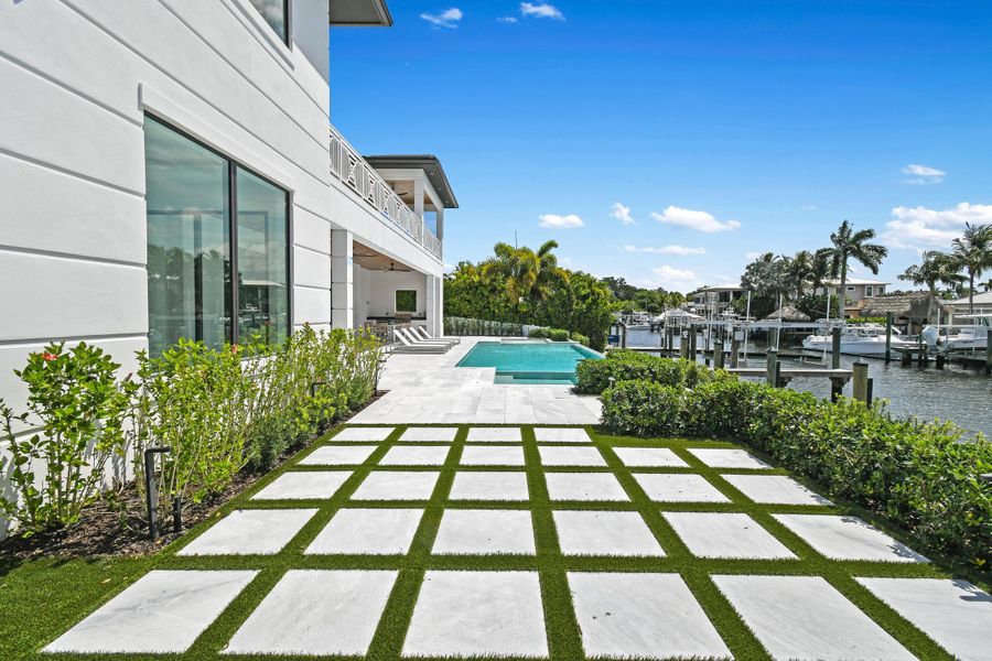 2408AzureCircle(105)