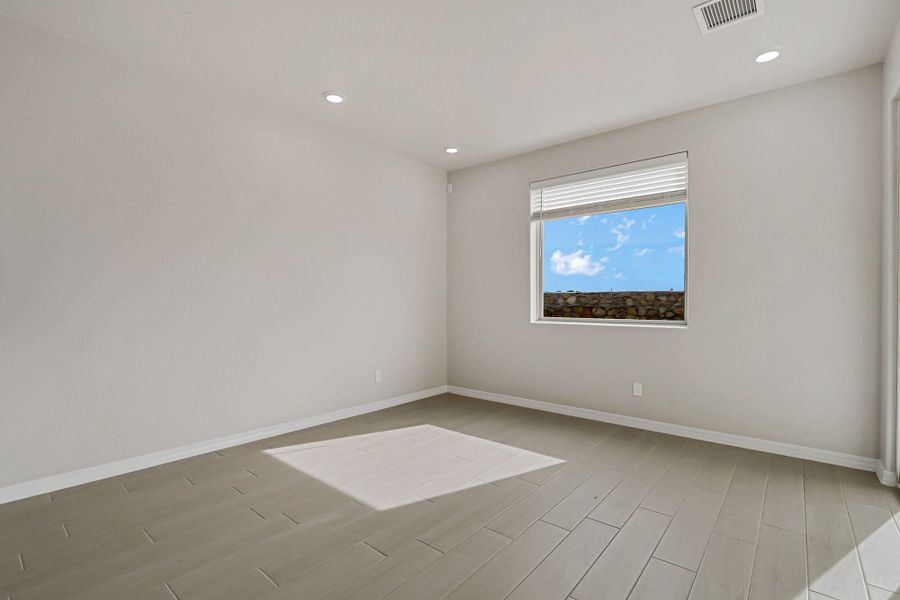 Spacious, unfurnished interior of a new home in Emerald Estates, Horizon City (Image 31). Spacious, unfurnished interior of a new home in Emerald Estates, Horizon City (Image 31).
