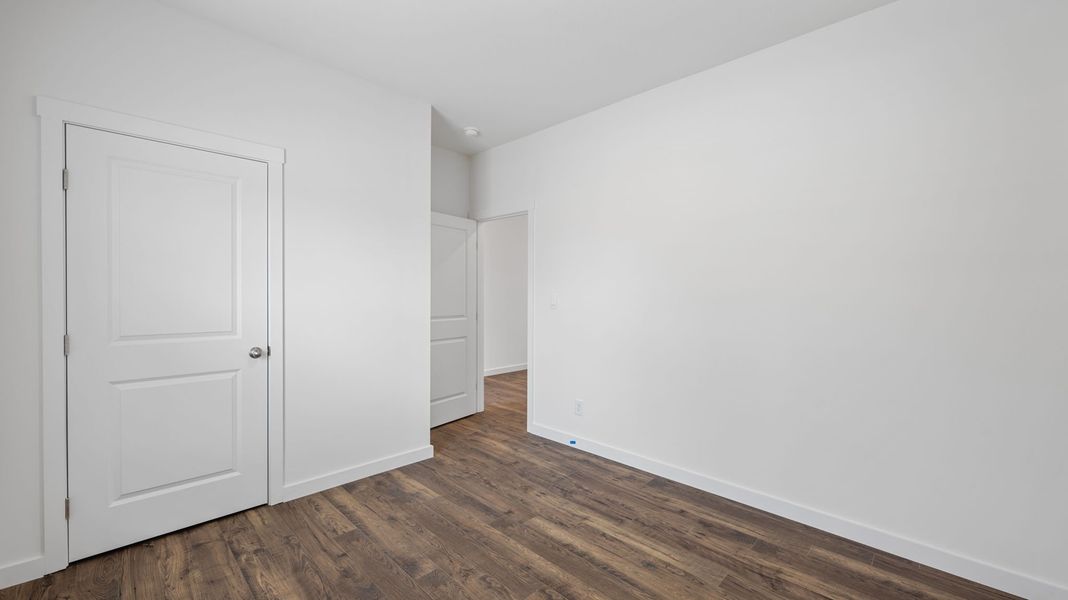 Spacious, unfurnished interior of a new home in The Cove at Thrasher Landing, Hixson (Image 10).