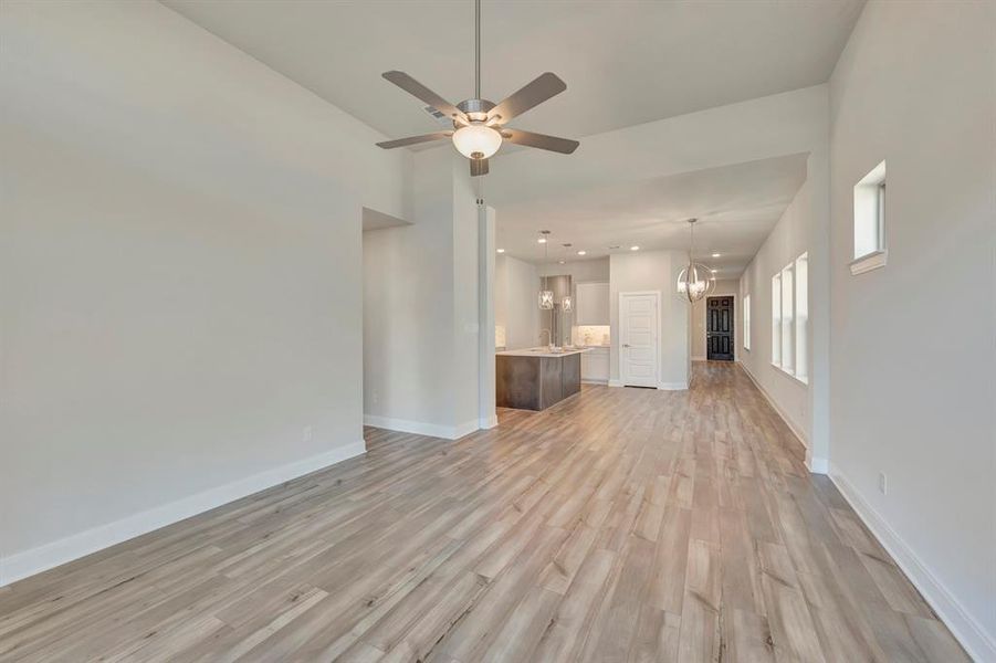 Spacious, unfurnished interior of a new home in Creekshaw – Gardens, Royse City (Image 25). Spacious, unfurnished interior of a new home in Creekshaw – Gardens, Royse City (Image 25).