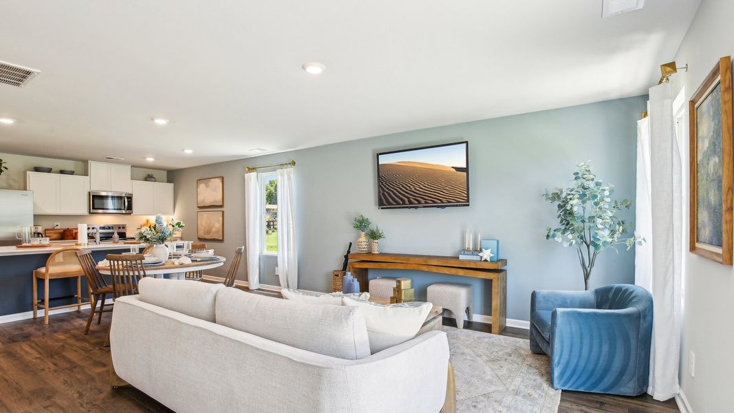 Furnished interior view inside a new home in Saddle Trace, Lewisburg (Image 10).