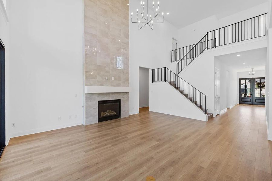 Spacious, unfurnished interior of a new home in Wolf Ranch West Bend - 60', Georgetown (Image 22).
