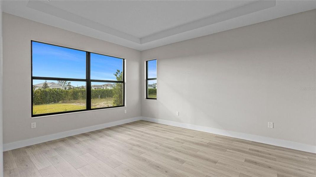 Spacious, unfurnished interior of a new home in Cresswind Lakewood Ranch, Lakewood Ranch (Image 16).