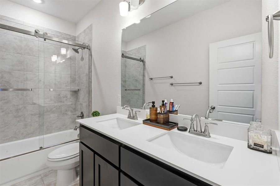 Furnished interior view inside a new home in Kentsdale Farms, DeSoto (Image 13).