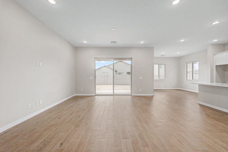 Spacious, unfurnished interior of a new home in Wildera, San Tan Valley (Image 13).