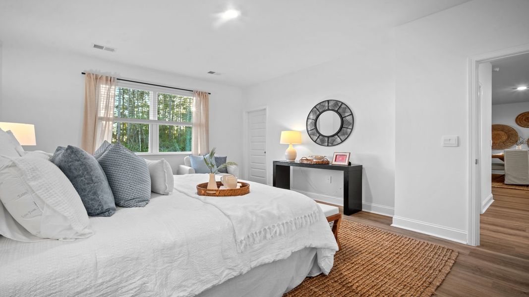 Representative furnished interior of a home built from the Cantey-exp by D.R. Horton in The Lakes at North Glynn, Brunswick (Image 16).