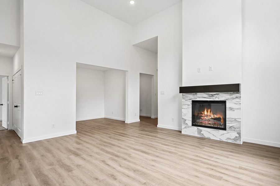 Spacious, unfurnished interior of a new home in Cottonwood Creek, Rowlett (Image 33). Spacious, unfurnished interior of a new home in Cottonwood Creek, Rowlett (Image 33).