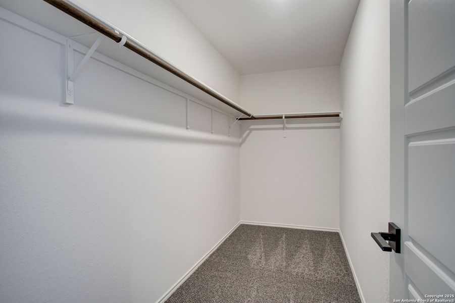 Spacious, unfurnished interior of a new home in Comanche Ridge, San Antonio (Image 59).